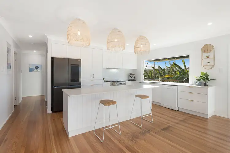 Second view of Homely house listing, 7 Barracuda Street, Lammermoor QLD 4703