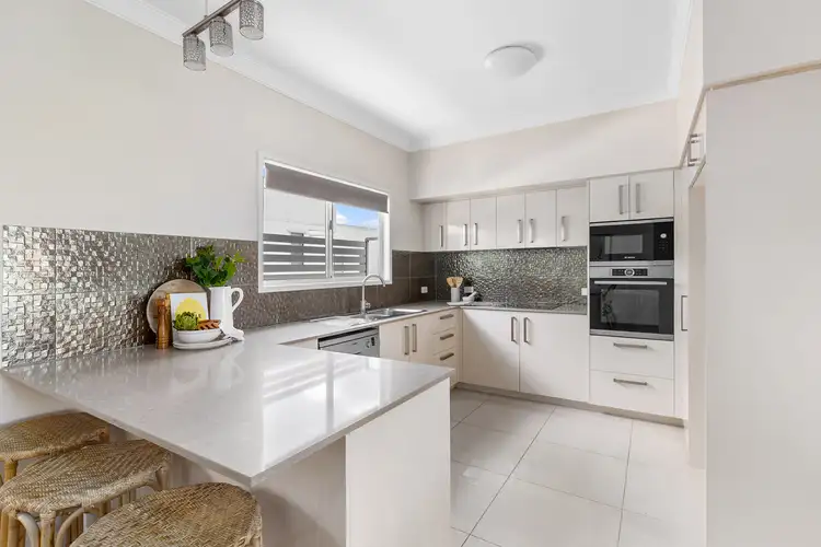 Second view of Homely townhouse listing, 4/81 Hawthorne Road, Hawthorne QLD 4171
