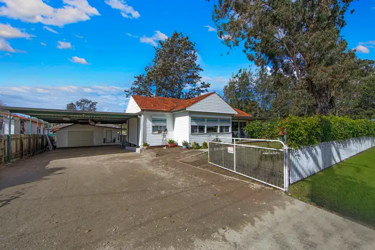 1 Pollock Avenue, Wyong NSW 2259