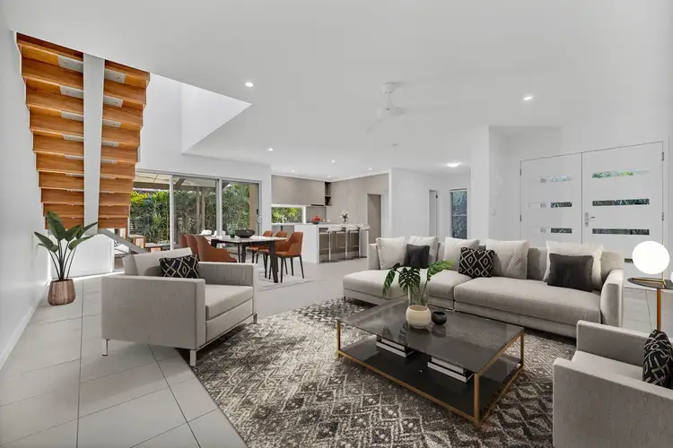 2/27 Chairlift Avenue, Mermaid Beach QLD 4218
