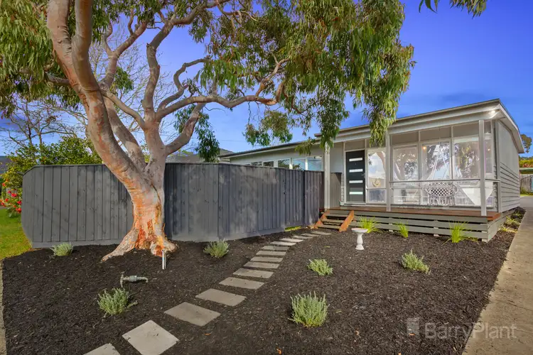 1/8 Litchfield Avenue, Ferntree Gully VIC 3156