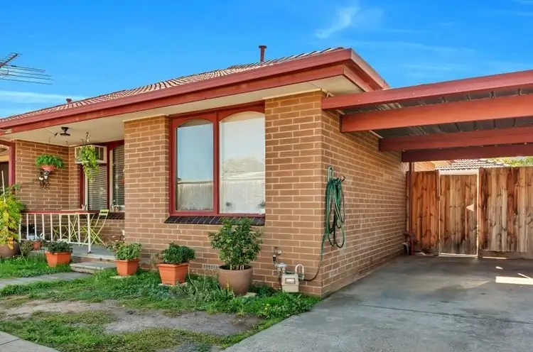 Main view of Homely unit listing, 2/33 Baggott Drive, Hoppers Crossing VIC 3029