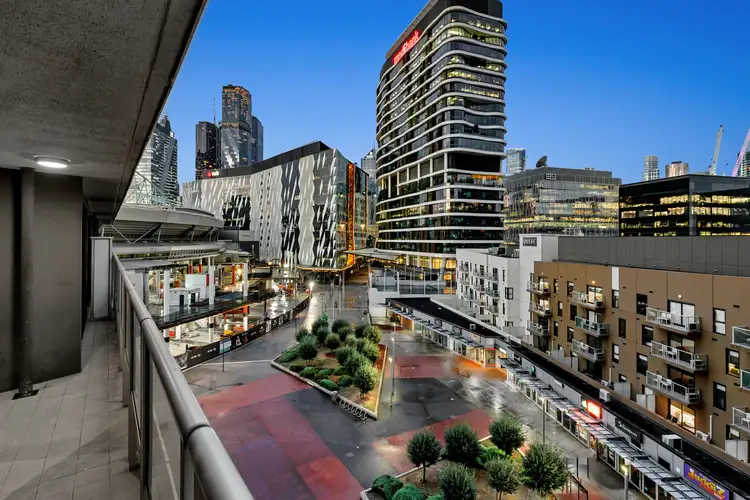 1015/100 Harbour Esplanade, Docklands VIC 3008