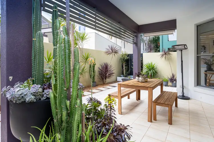3043 Everglade Avenue, Carrara QLD 4211