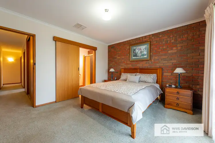 Sixth view of Homely house listing, 1 Mintern Crescent, Horsham VIC 3400