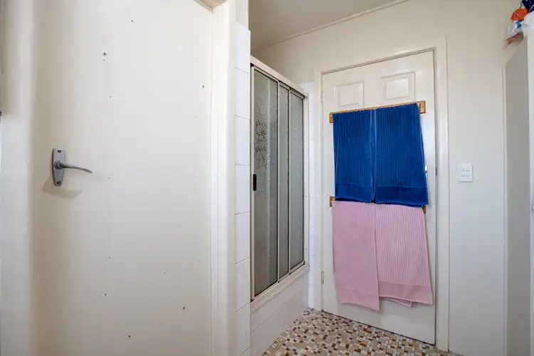 Fifth view of Homely unit listing, 1/237 Gulpha Street, North Albury NSW 2640