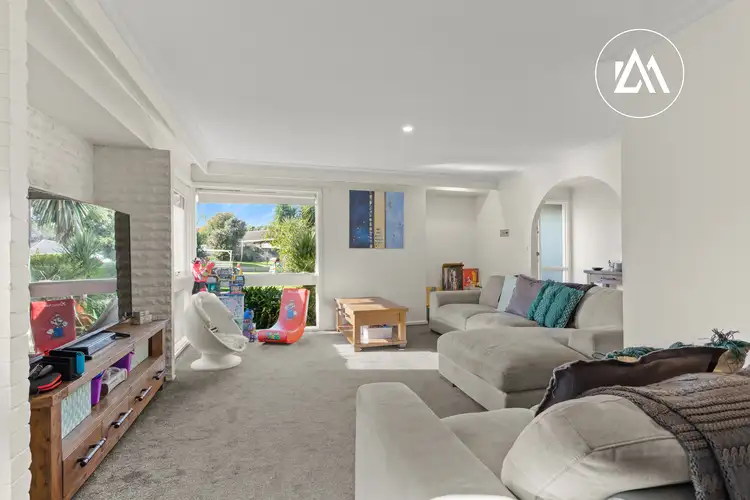 Second view of Homely house listing, 2 Effron Court, Frankston VIC 3199