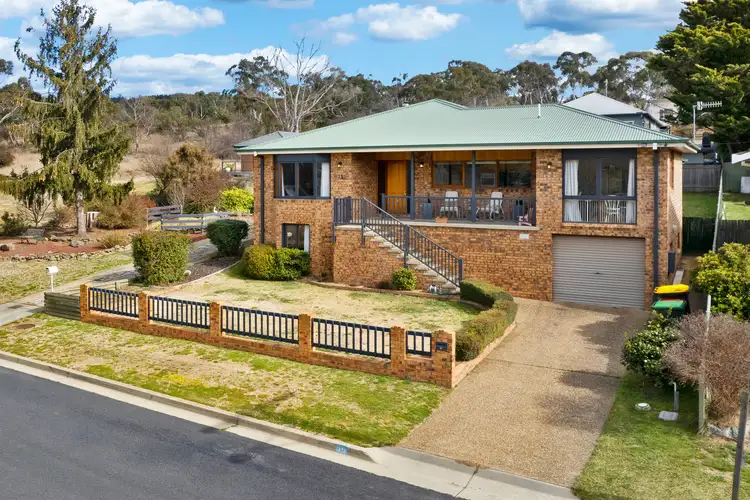 19 Neuss Avenue, Cooma NSW 2630