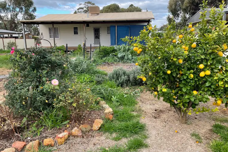 9 Monger Street, Beverley WA 6304