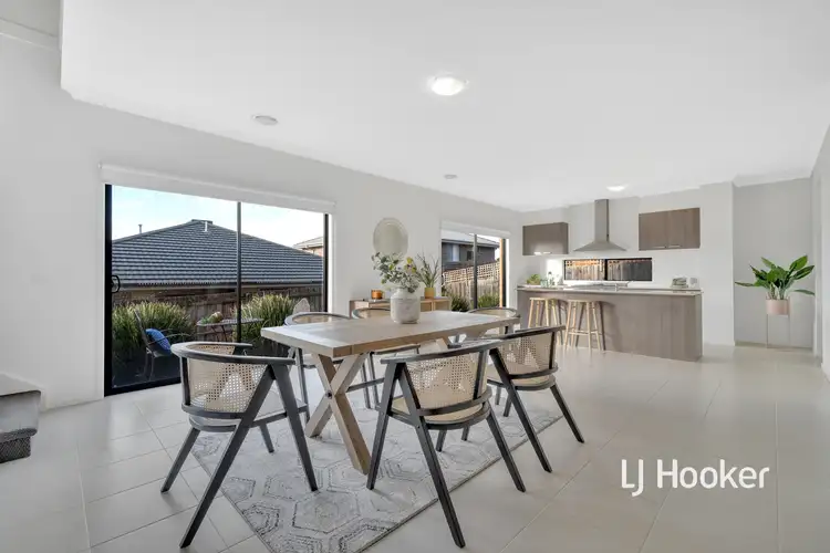 Fifth view of Homely house listing, 1 Manette Place, Narre Warren VIC 3805