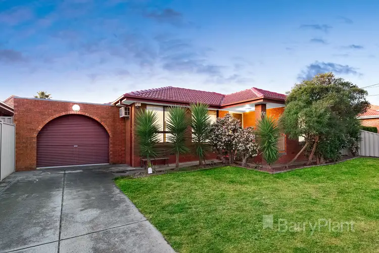 42 Kinterbury Drive, Kings Park VIC 3021