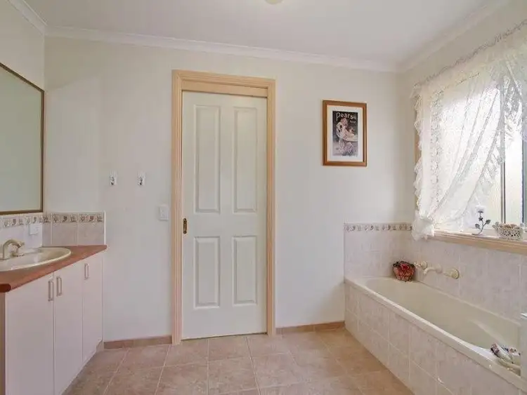 Fifth view of Homely unit listing, 1/218 Scoresby Road, Boronia VIC 3155