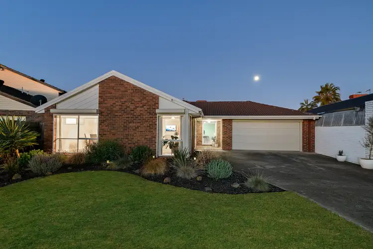 4 Vasa Place, Taylors Lakes VIC 3038