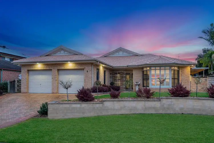 6 Eugenes Glen, Beaumont Hills NSW 2155