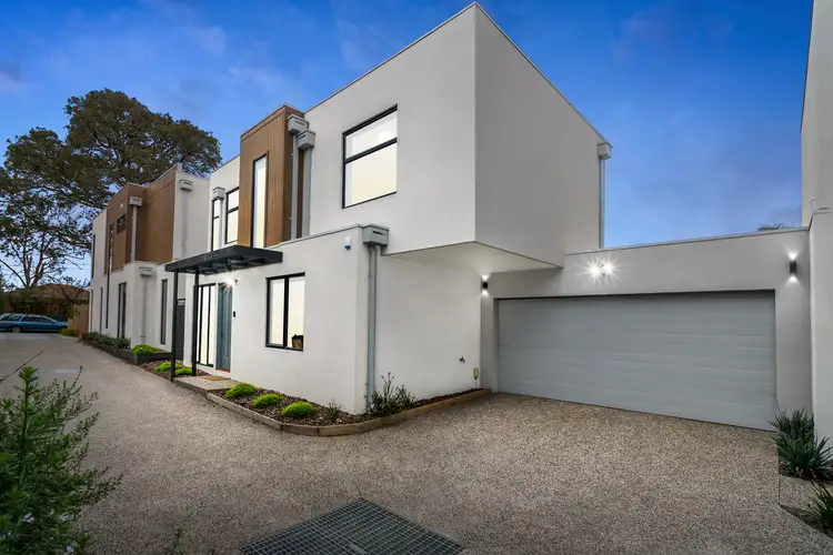 Main view of Homely townhouse listing, 2/10 Winsome Street, Mentone VIC 3194