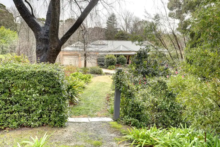 25 Wright Road, Crafers SA 5152