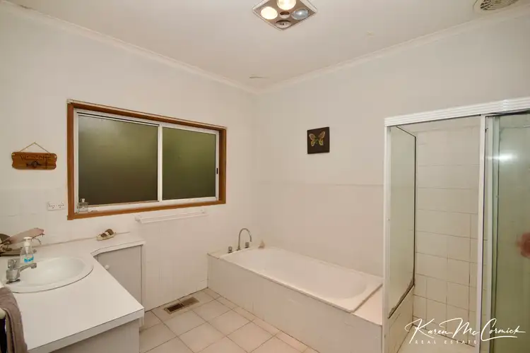 Sixth view of Homely house listing, 2 Renlik Court, Pakenham VIC 3810