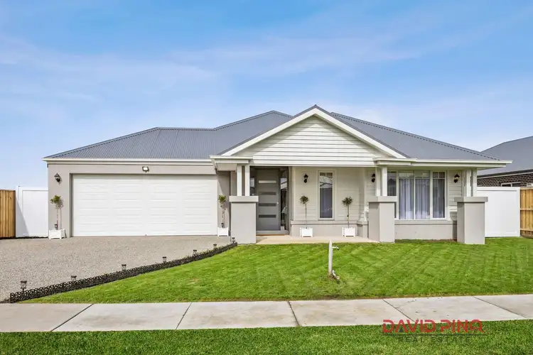 22 Poplar Drive, Romsey VIC 3434