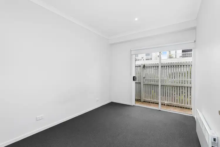 Fourth view of Homely townhouse listing, 28/5 Oxford Street, Whittington VIC 3219