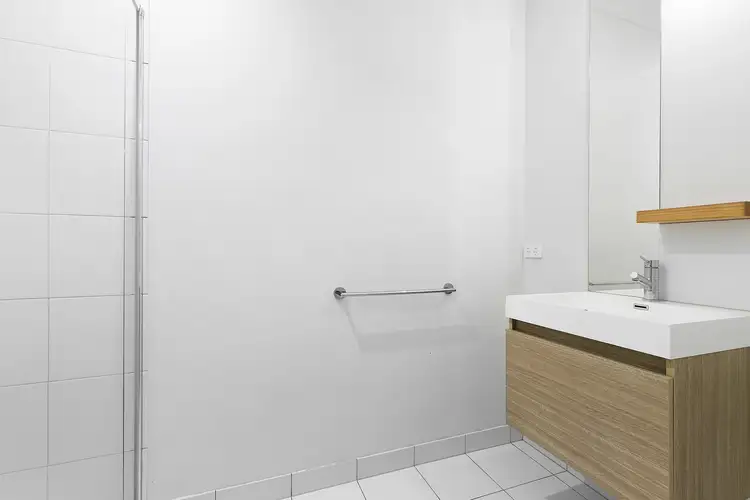 Fifth view of Homely townhouse listing, 28/5 Oxford Street, Whittington VIC 3219