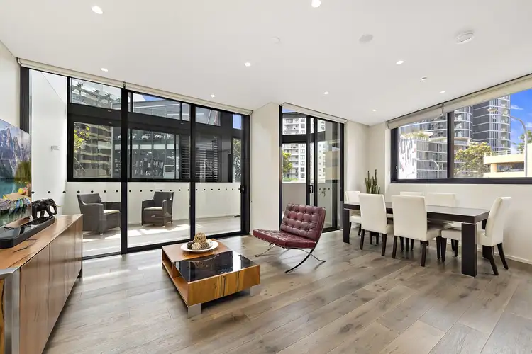301/241 Oxford Street