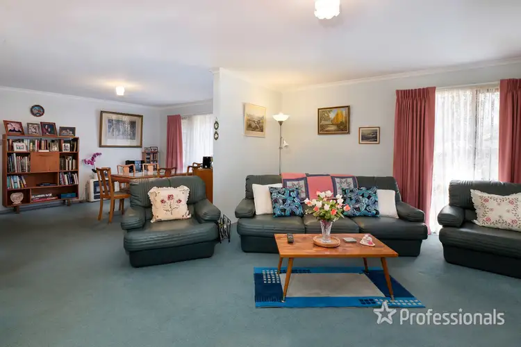 Second view of Homely house listing, 5 Hilltop Court, Yarra Junction VIC 3797