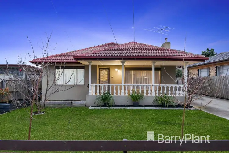 1/77 Errington Road, St Albans VIC 3021