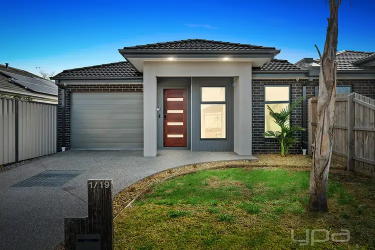 Main view of Homely house listing, 1/19 Brookfield Avenue, Brookfield VIC 3338