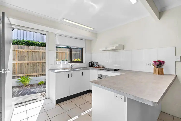 20/2 Solway Drive