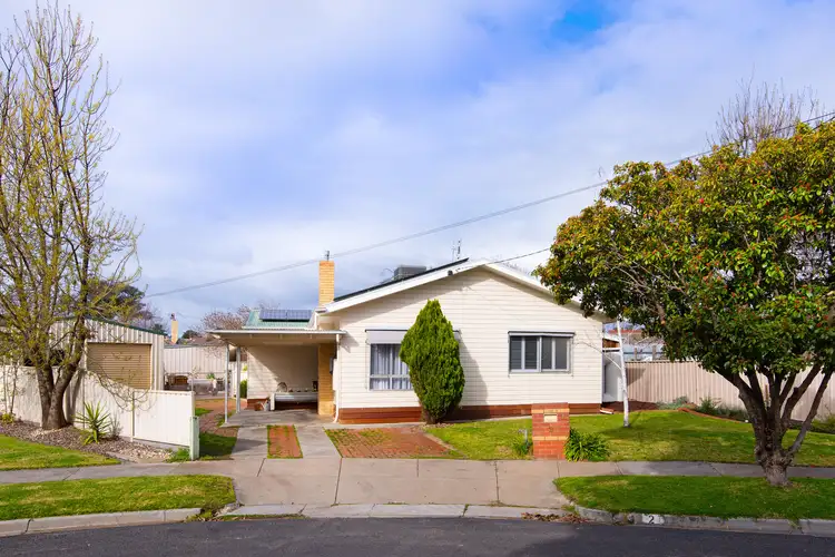 2 Nicholls Court, White Hills VIC 3550