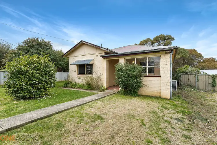 2 Kearneys Drive, Orange NSW 2800
