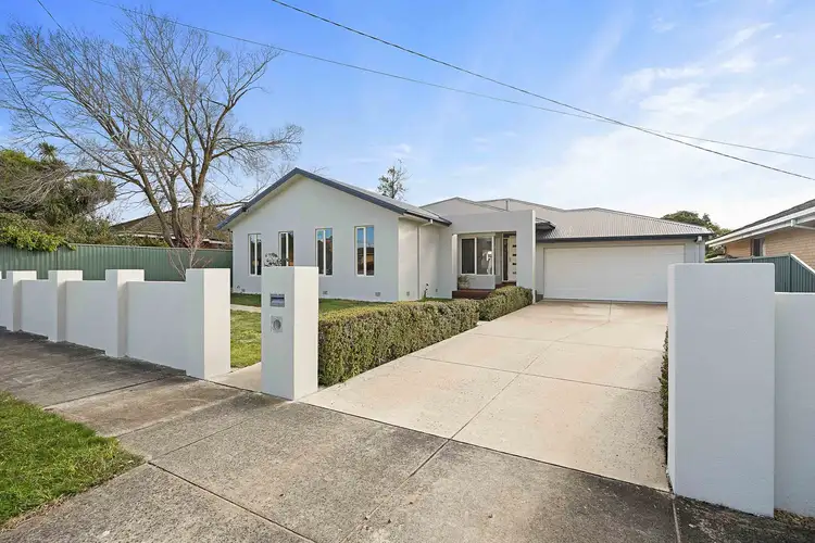 19 Park Street, Wendouree VIC 3355