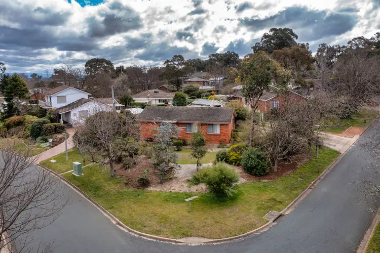 35 Jensen Street, Hughes ACT 2605