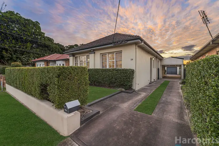 24 Smith Street, Hamilton South NSW 2303