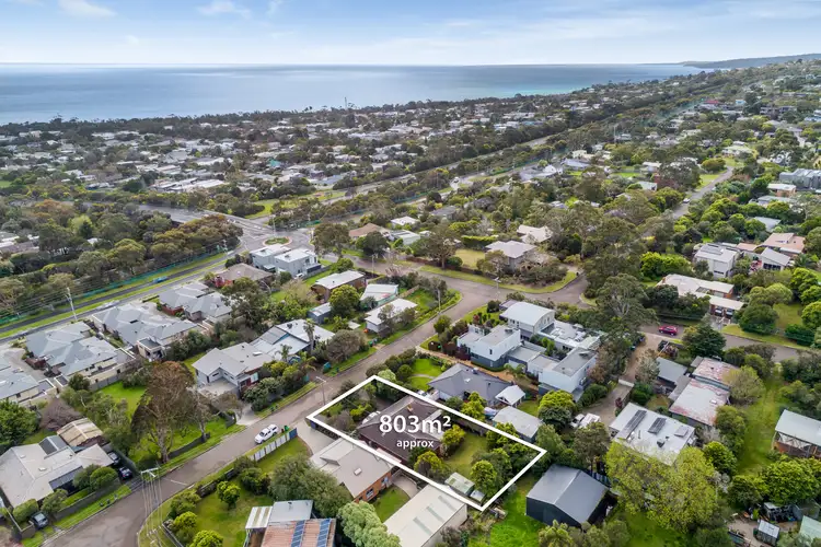 7 Chunar Grove, Mccrae VIC 3938