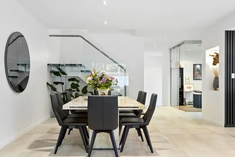 8008A Vista Drive, Benowa QLD 4217