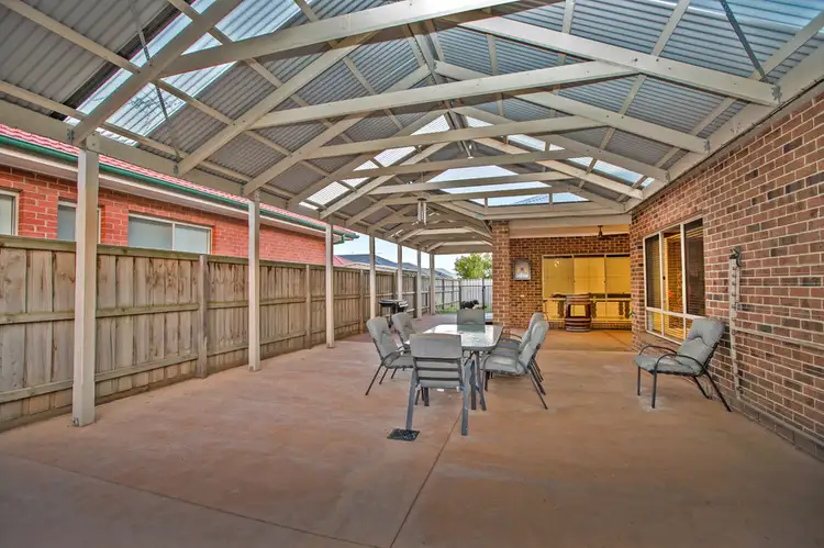 Fifth view of Homely house listing, 4 Roberts Place, Pakenham VIC 3810