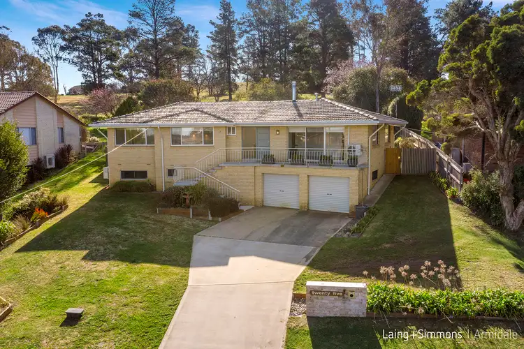 25 Campion Parade, Armidale NSW 2350