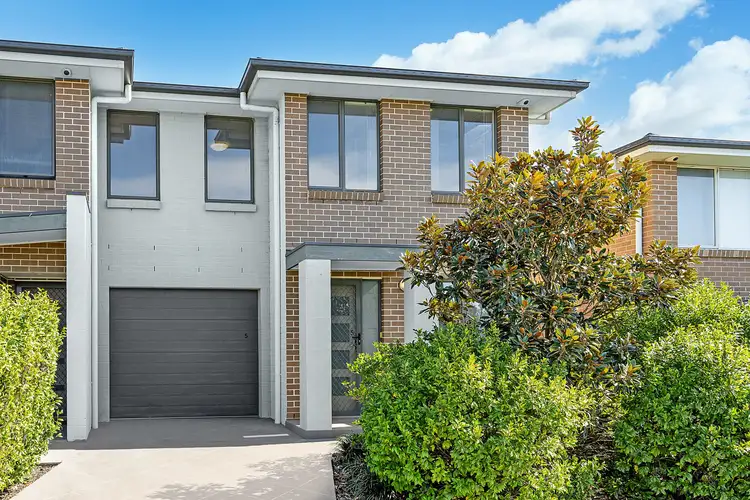 5/15 Higgins Avenue, Elderslie NSW 2570