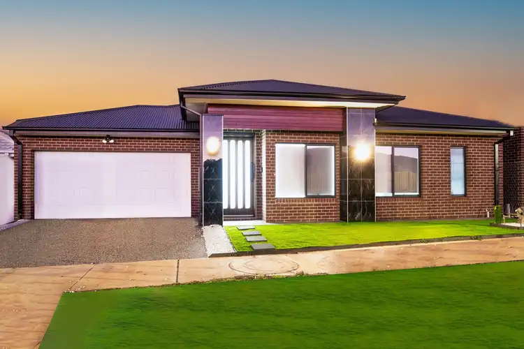 6 Daphne Way, Rockbank VIC 3335