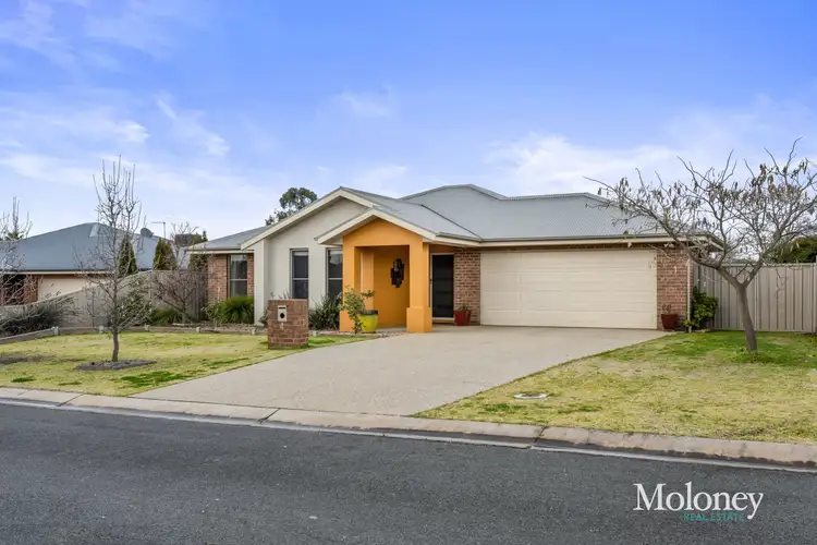 4 Sarah Court, Howlong NSW 2643