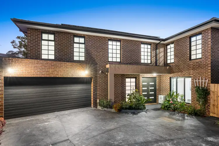 2/7 Woodstock Court, Doncaster East VIC 3109