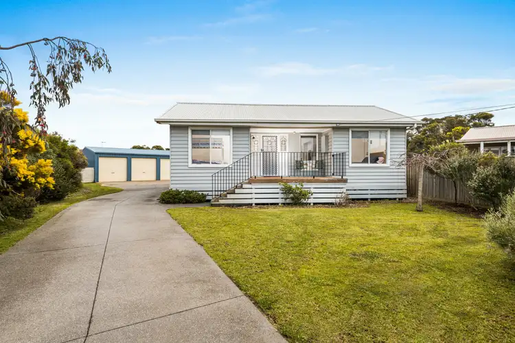 2 Phillip Court, St Leonards VIC 3223