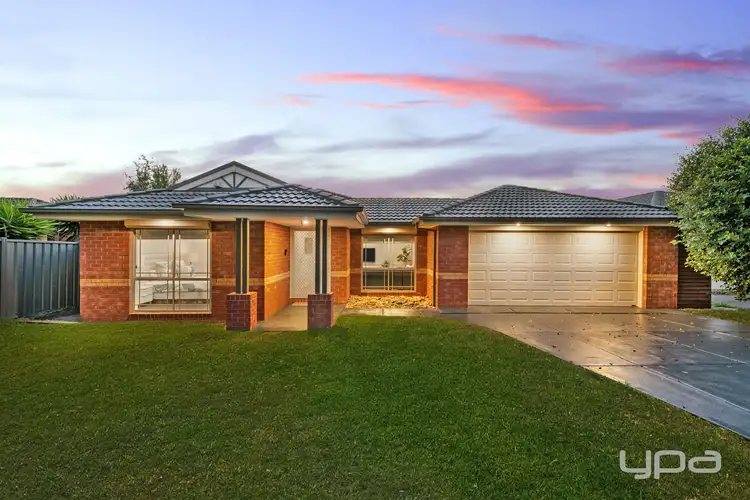 9 Lancely Green, Caroline Springs VIC 3023