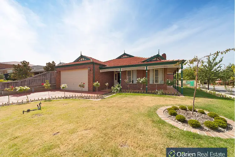 2 Braybrook Drive, Narre Warren South VIC 3805