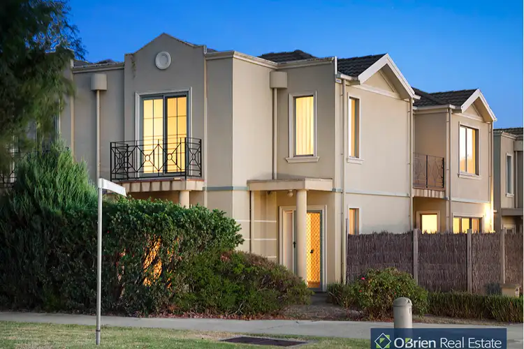 2 Fieldhouse Lane, Berwick VIC 3806