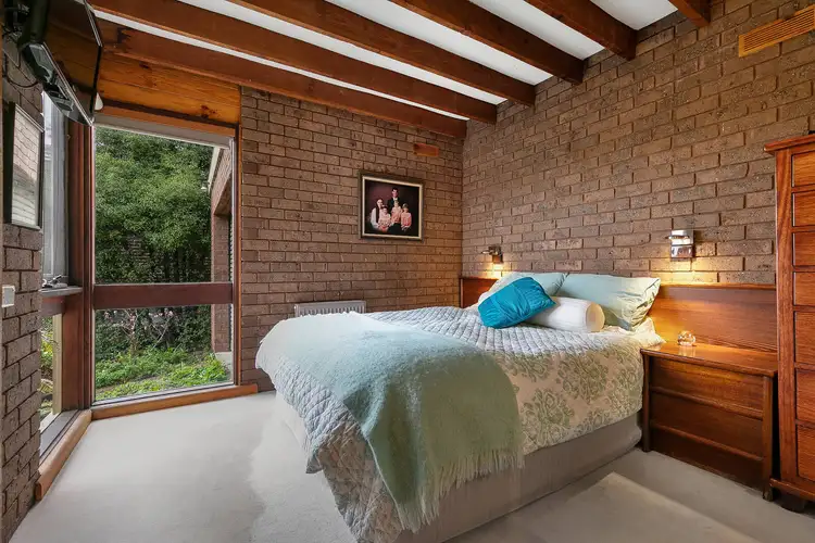Sixth view of Homely house listing, 18 Elysee Court, Strathmore Heights VIC 3041