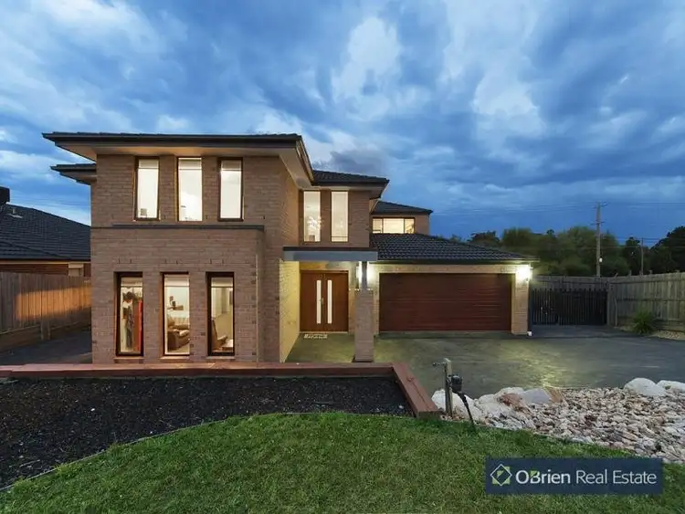 Main view of Homely house listing, 5 Loren Court, Endeavour Hills VIC 3802