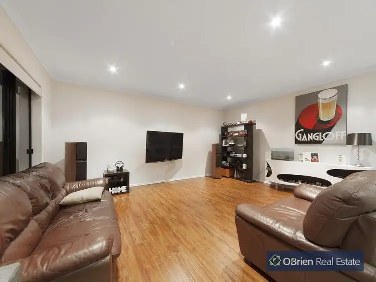Third view of Homely house listing, 5 Loren Court, Endeavour Hills VIC 3802