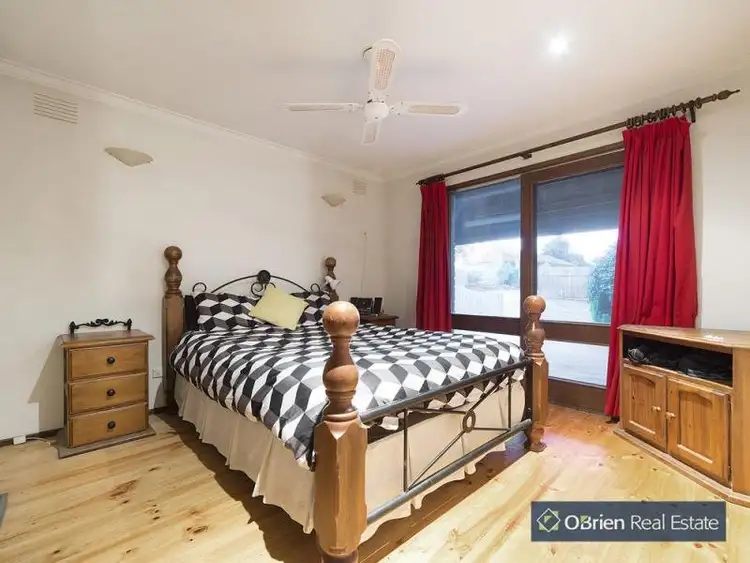 Fifth view of Homely house listing, 26 William Perry Close, Endeavour Hills VIC 3802